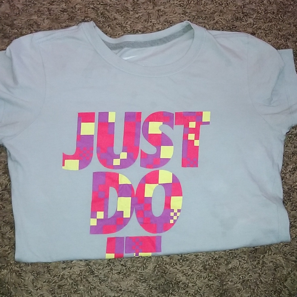 Nike top